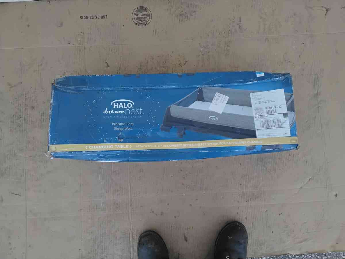 Nice Babys Halo Dream Nest Open Air Sleep System Brand New - Williamstown, New Jersey - FleaMarketBay