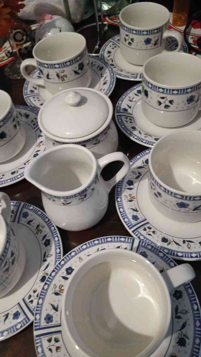 vajilla 29piesasx65 - Adelanto, California - FleaMarketBay