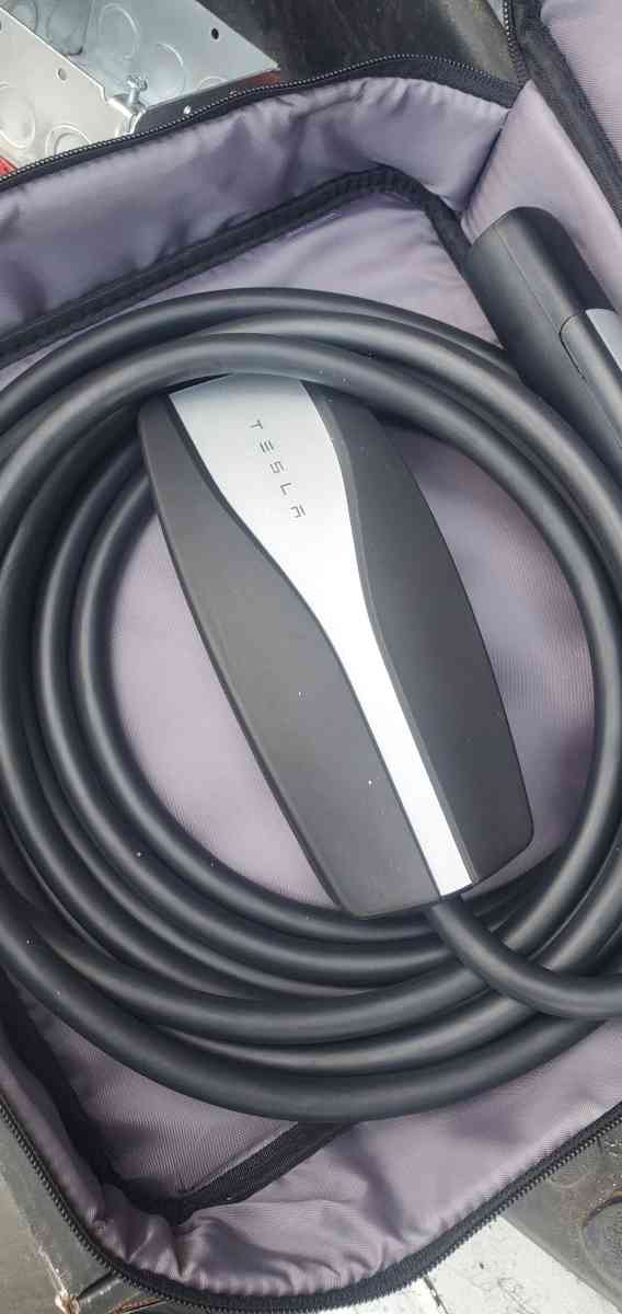 Tesla mobile charger brand new comes with Nema1450 plug - Glendale, California - FleaMarketBay
