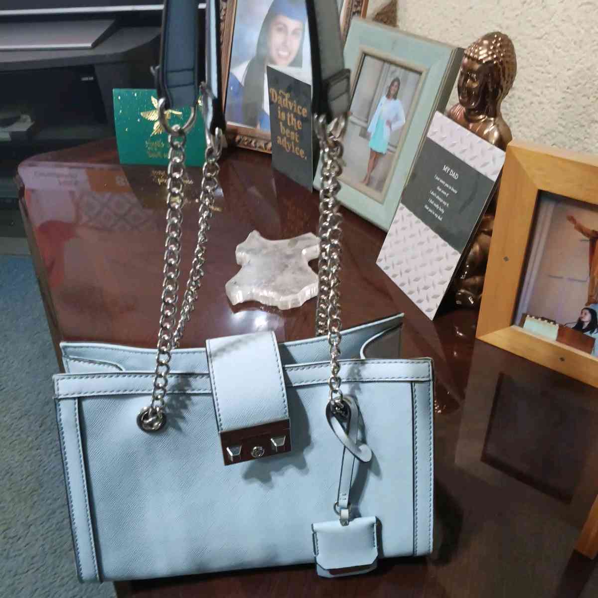 Guess and dooney burke - Abilene, Texas