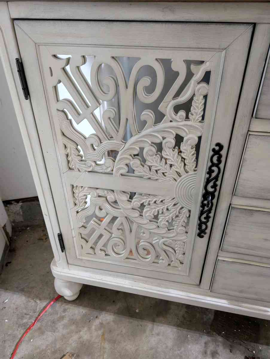 ACME Vermont Console Table - Richfield, Ohio - FleaMarketBay