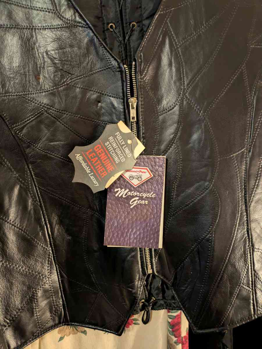 Real leather wing vest - Morrilton, Arkansas - FleaMarketBay
