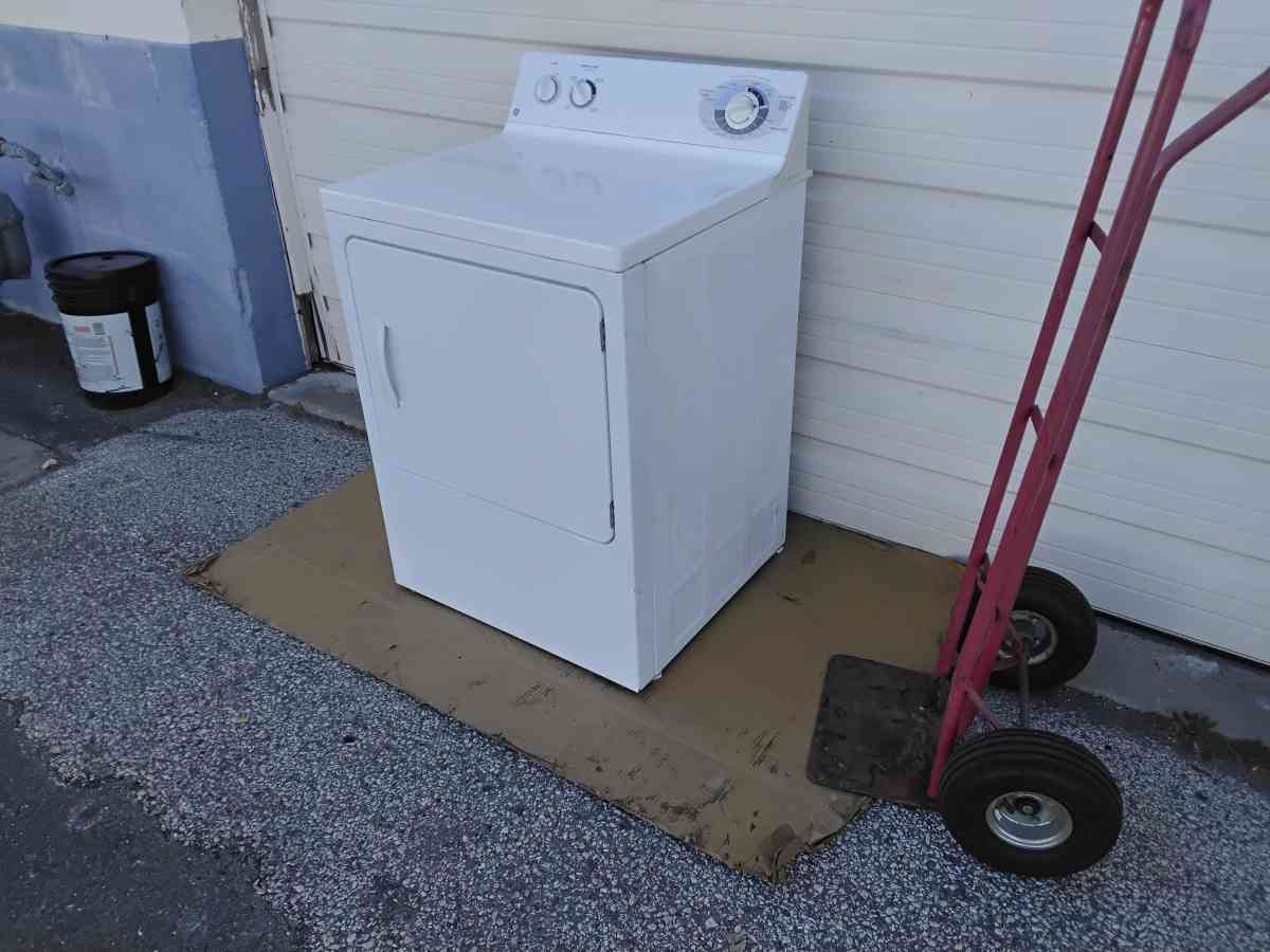 Nice White GE Extra Large Capacity Gas Dryer Like New - Williamstown, New Jersey - FleaMarketBay