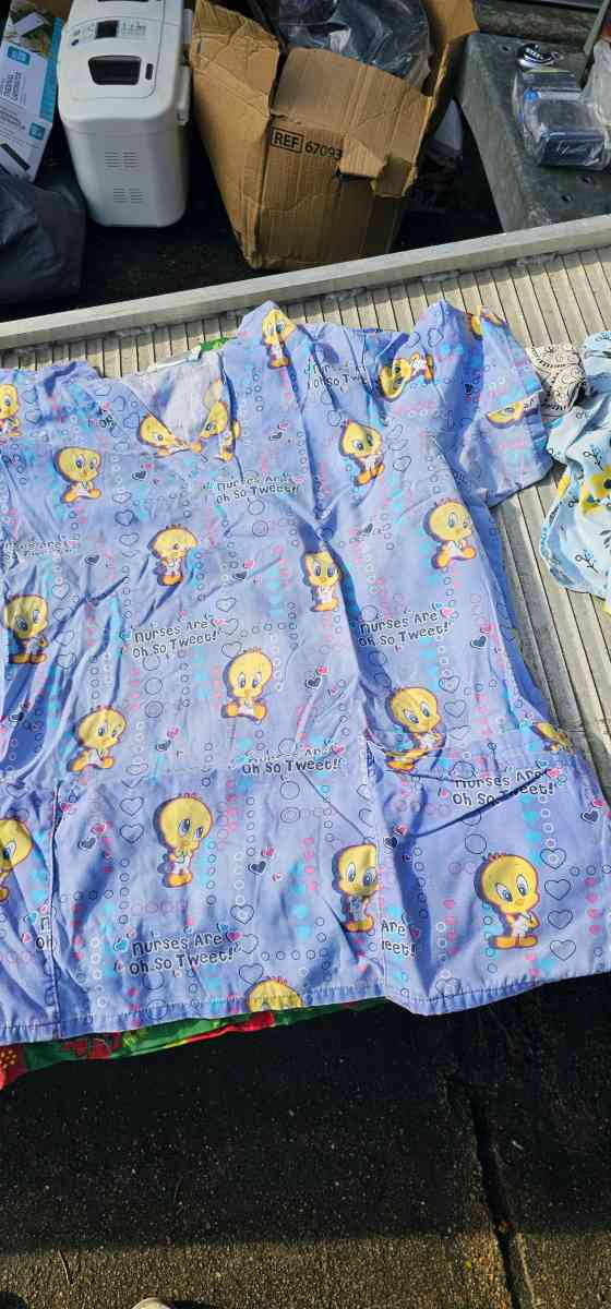 Nurse Scrub Tops - Portsmouth, Virginia - FleaMarketBay
