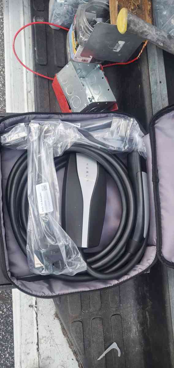 Tesla mobile charger brand new comes with Nema1450 plug - Glendale, California - FleaMarketBay
