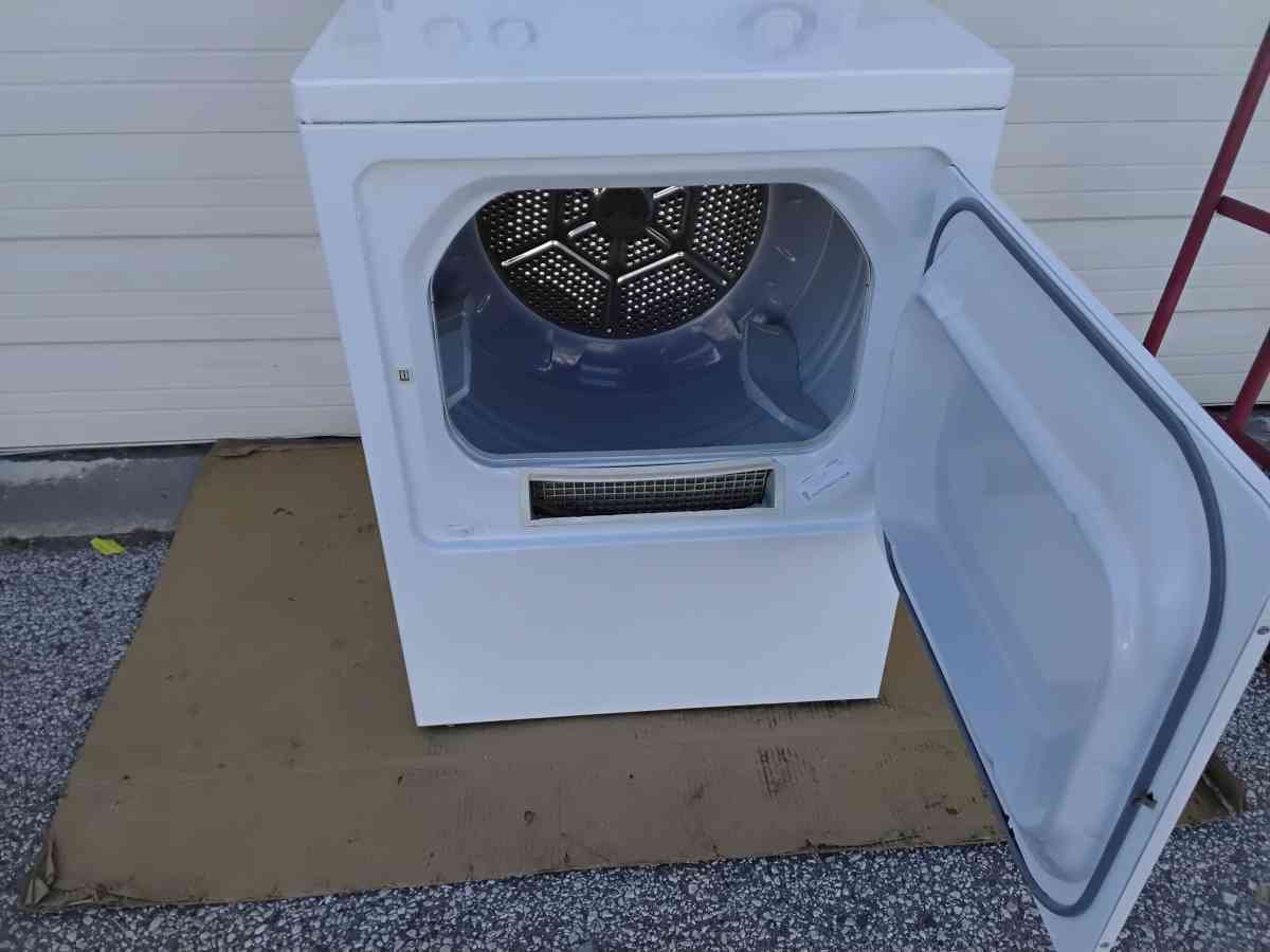 Nice White GE Extra Large Capacity Gas Dryer Like New - Williamstown, New Jersey - FleaMarketBay