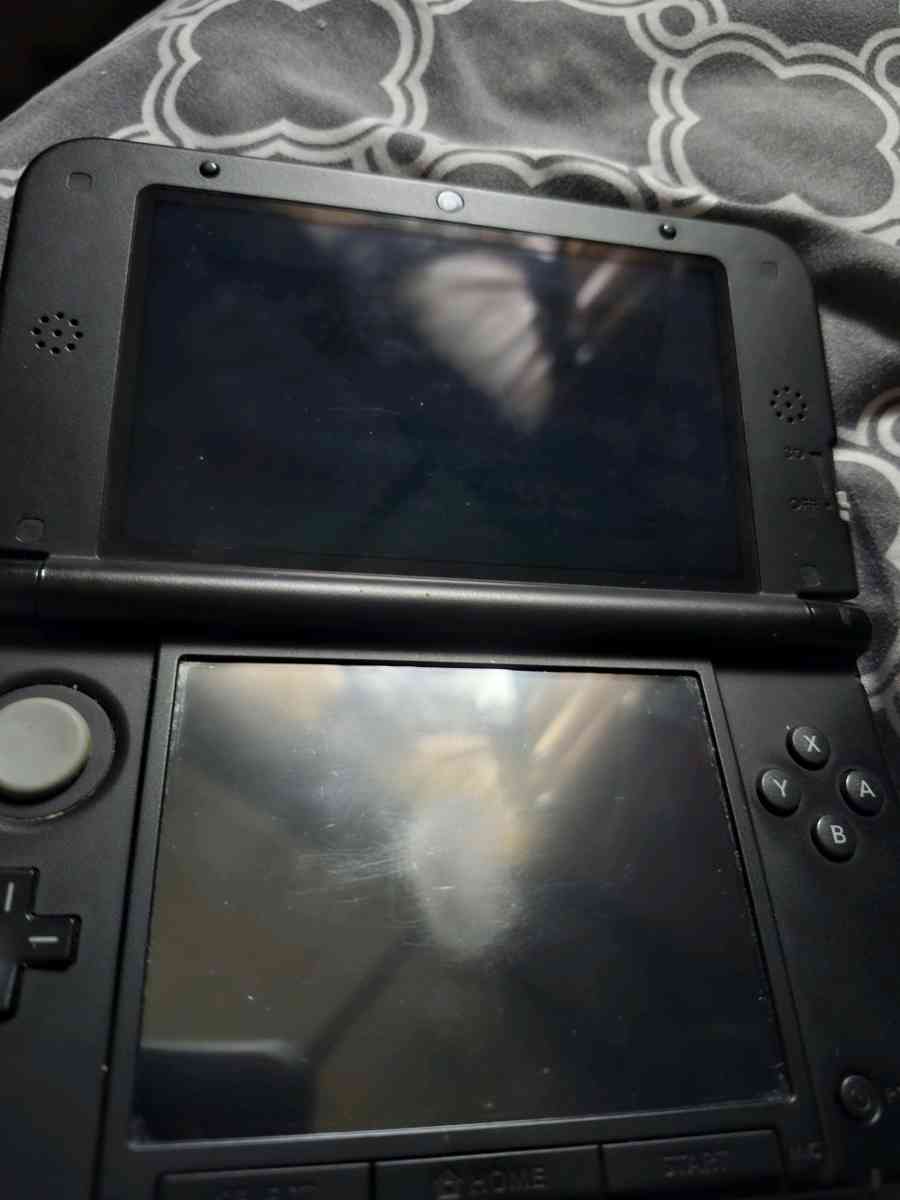 3DS XL W Charger Stylus Case And Games - Belton, Texas - FleaMarketBay