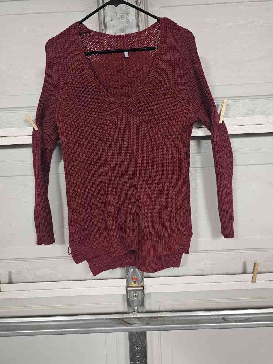 Charlotte Russe sweater - Lubbock, Texas - FleaMarketBay