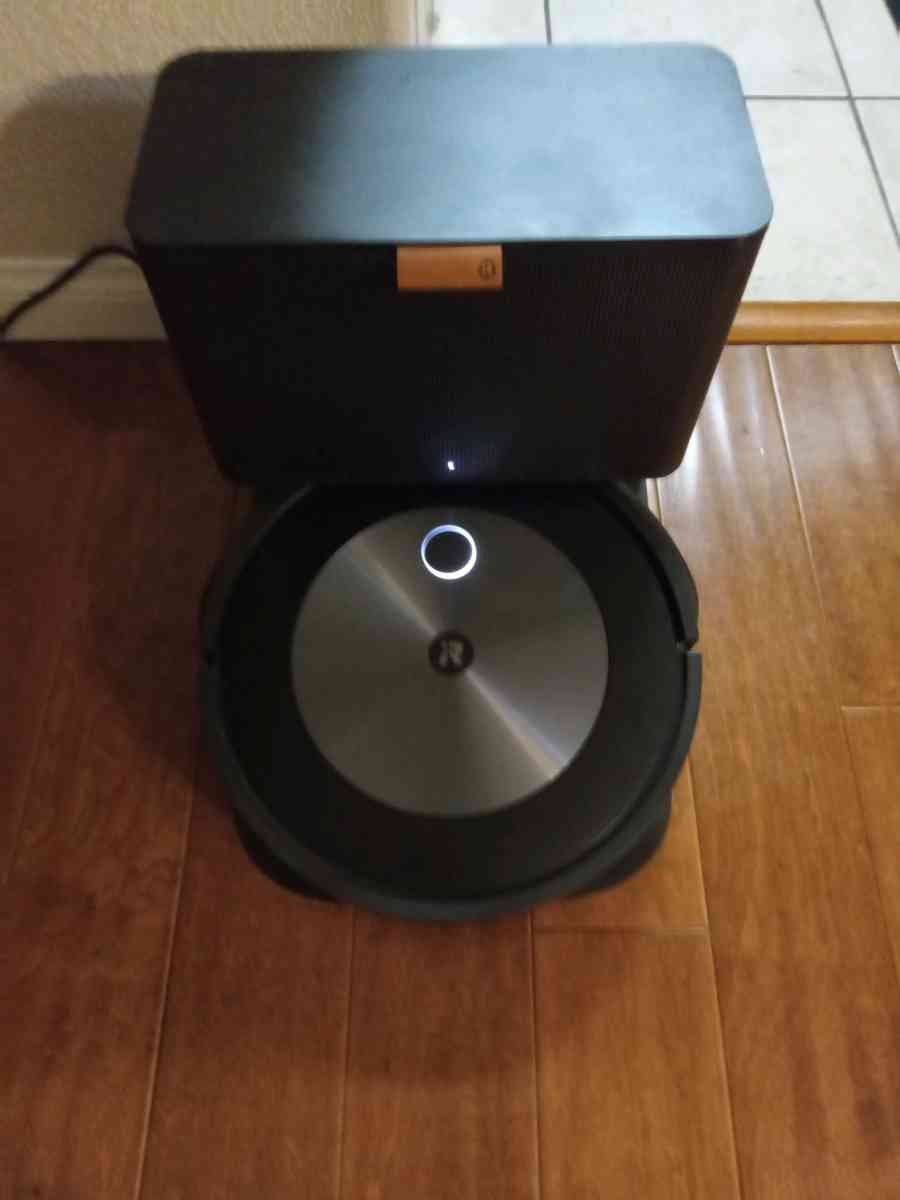 iRobot Roomba Combo j5 SelfEmptying Robot Vacuum Mop - Las Vegas, Nevada - FleaMarketBay