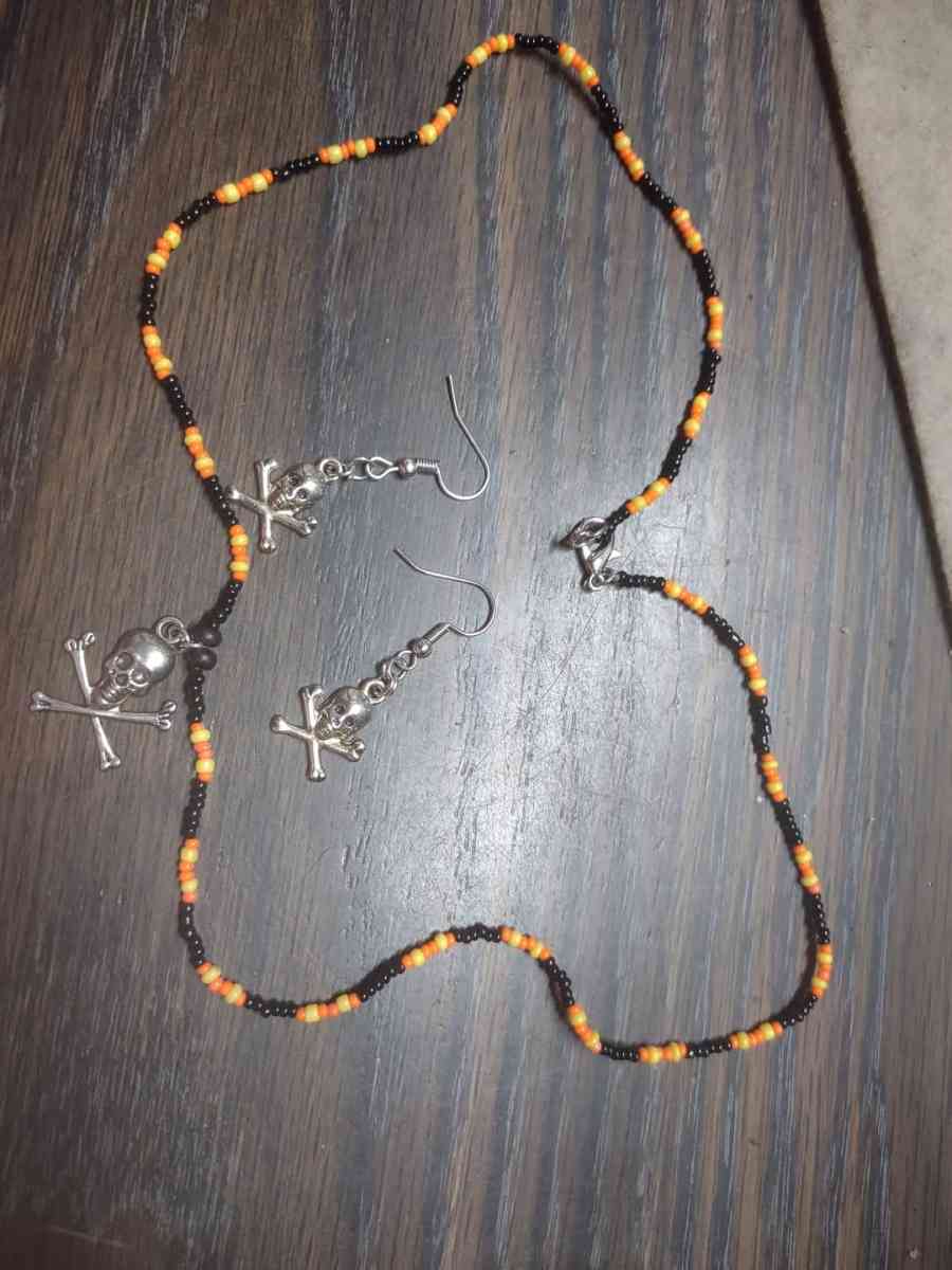 skull w X necklace w earrings set - Detroit, Maine