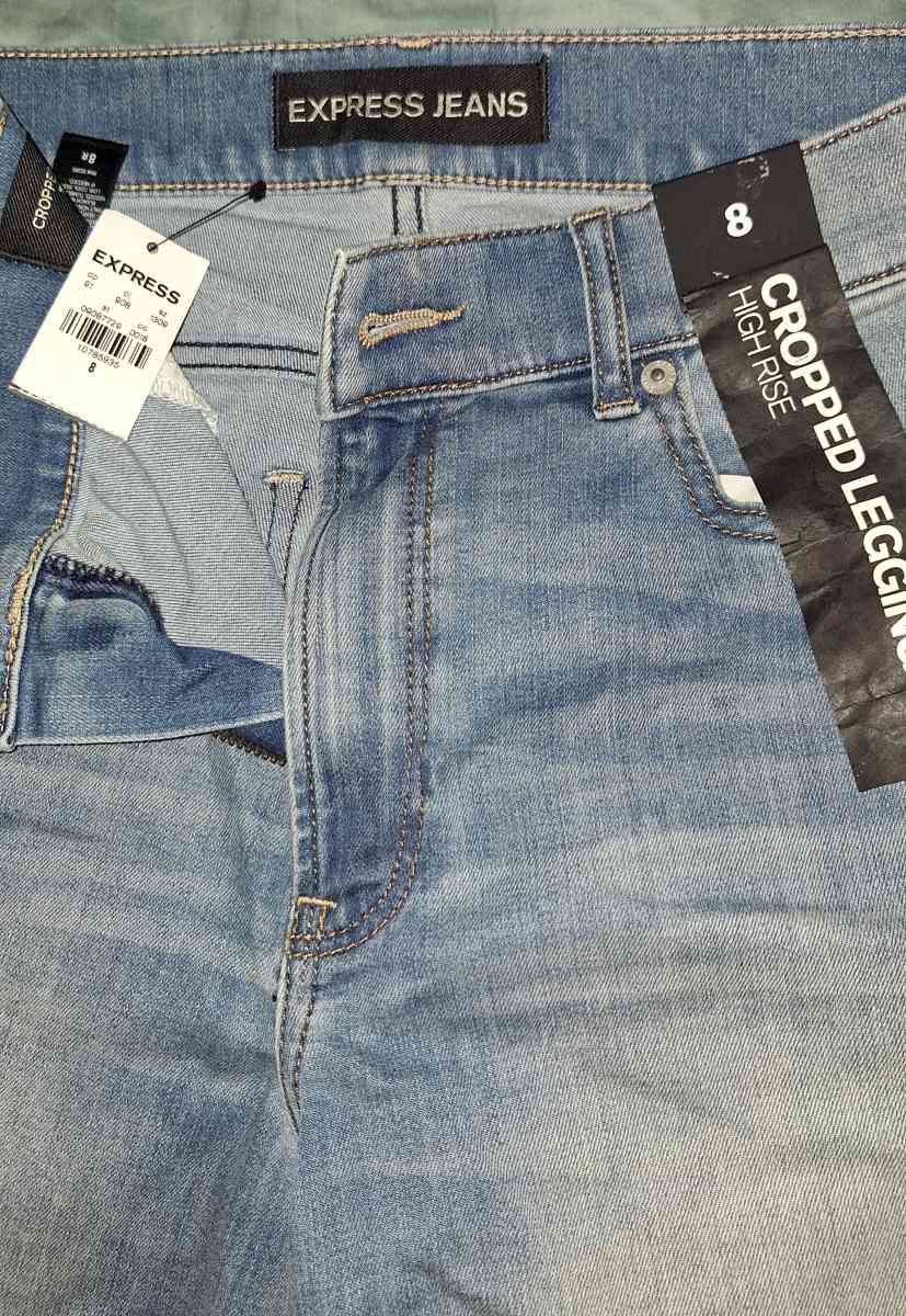 express Womens Size 8 cropped jeans - Salem, Iowa - FleaMarketBay