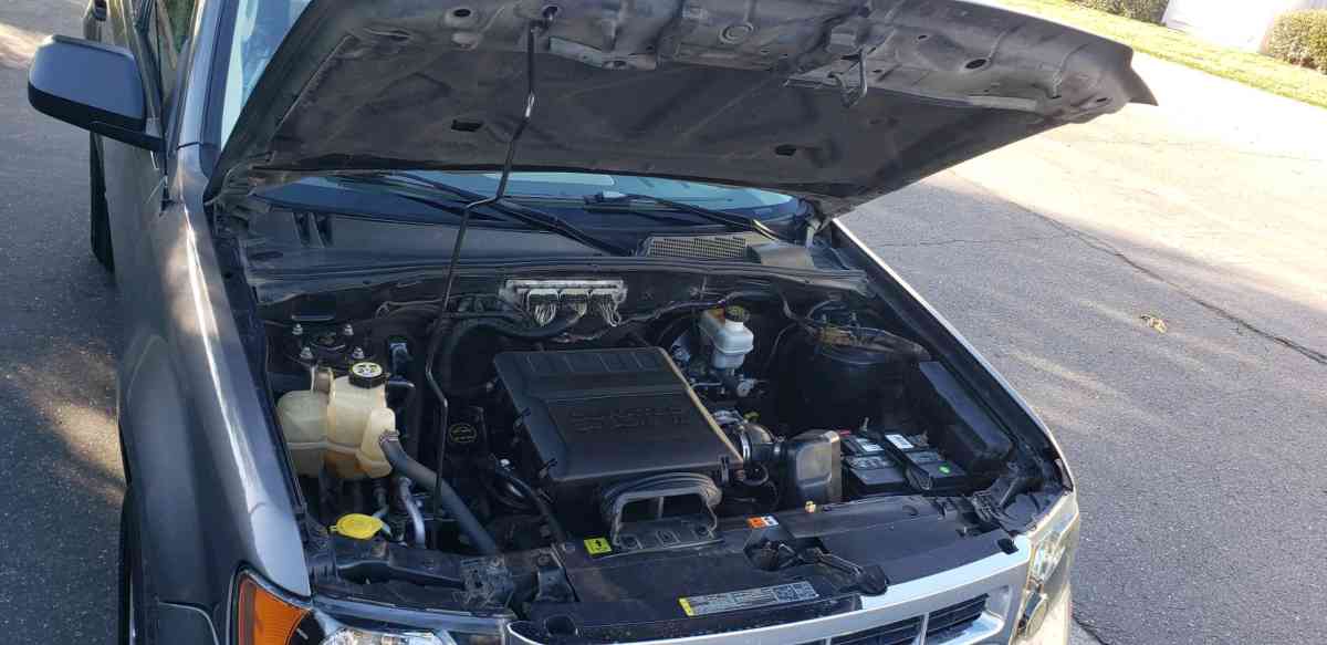 ford escape - Riverbank, California - FleaMarketBay