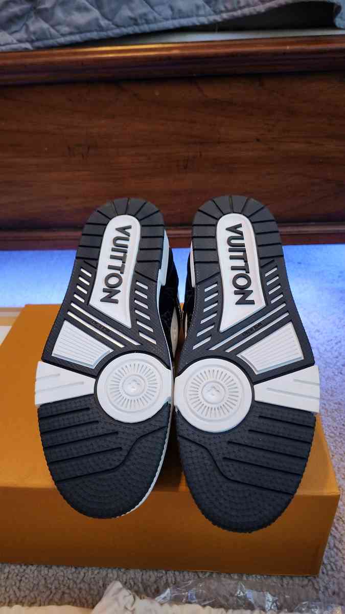 Black and White Louis Vuitton Trainers size 11 men - Gainesville, Virginia - FleaMarketBay