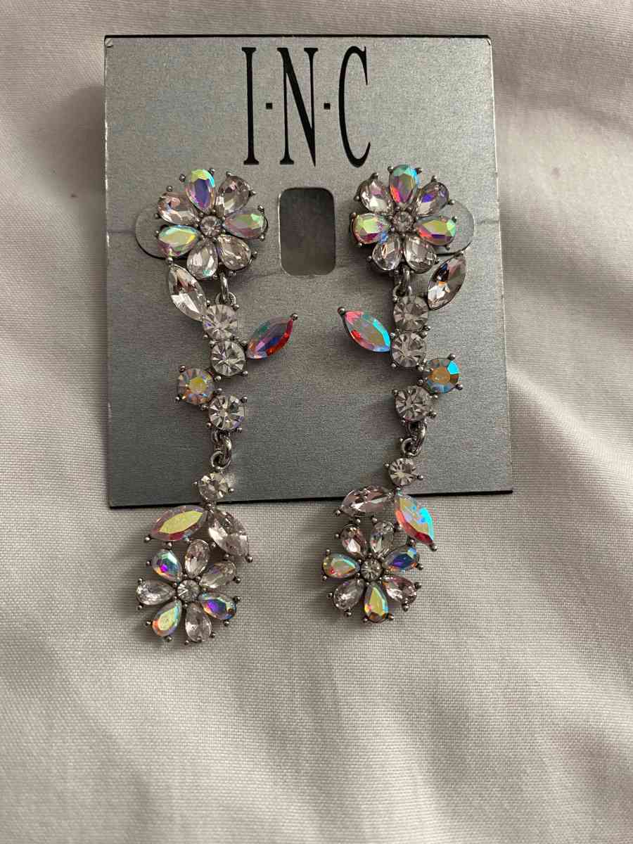 Cz set INC great deal - Claremont, California - FleaMarketBay