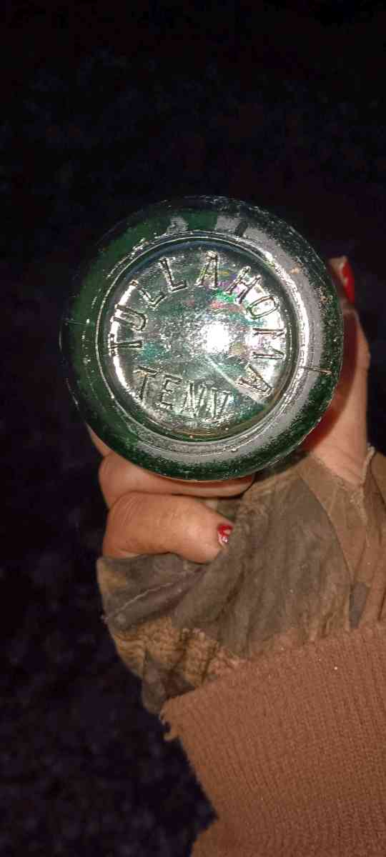 Vintage bottles an jars - Manchester, Tennessee - FleaMarketBay