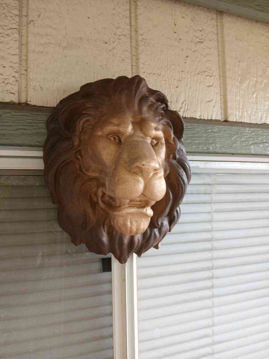 Concrete Lions Head Plaque - Placentia, California - FleaMarketBay