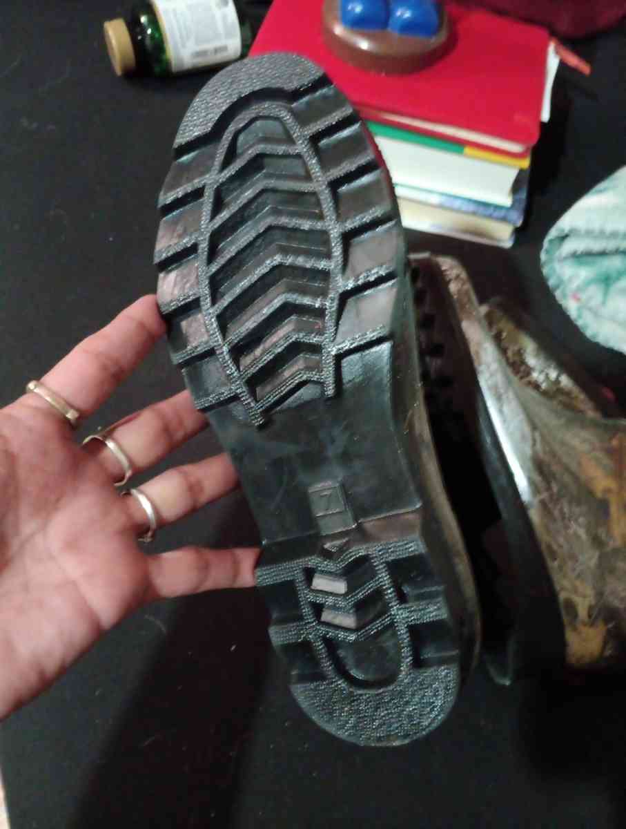 rain boots - Abilene, Texas - FleaMarketBay