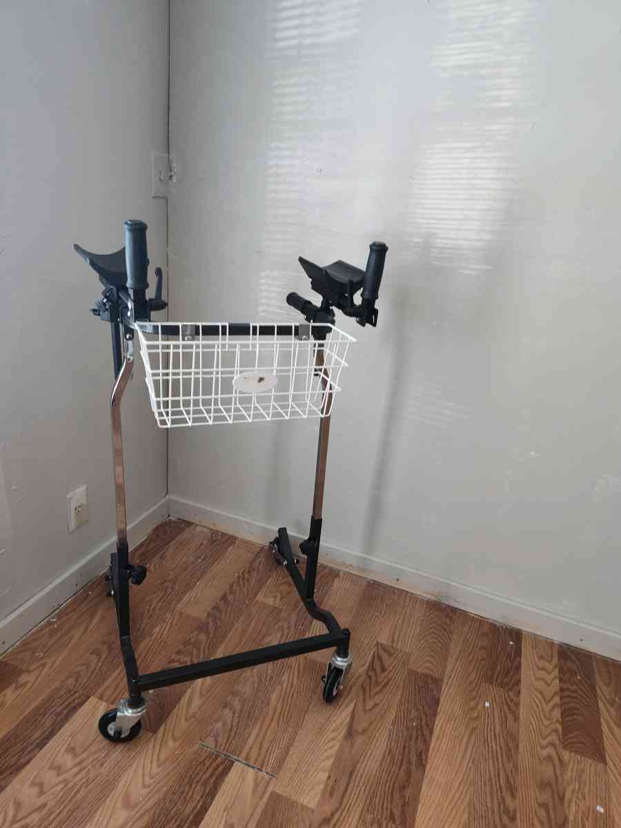 caminador de adulto - Alicia, Arkansas - FleaMarketBay