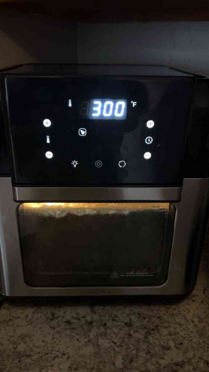Buy it all 40 inch smart tv Air fryer queen size air mattres - Cincinnati, Ohio - FleaMarketBay