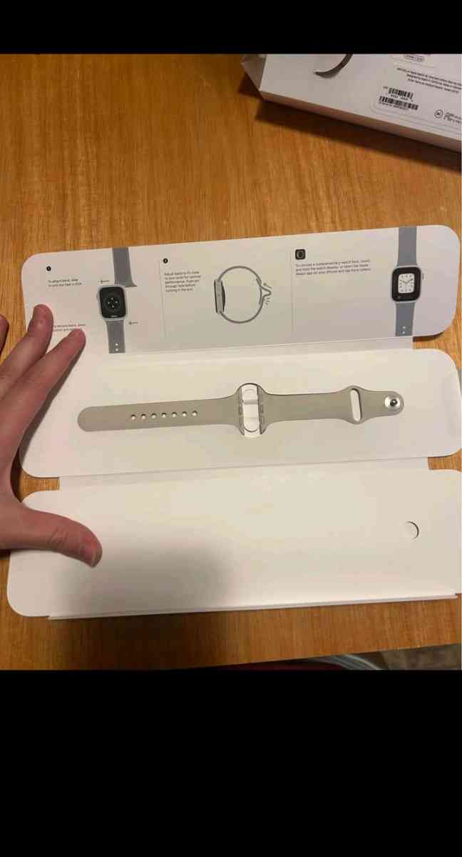 2nd Gen 40mm Apple Watch SE - Asheville, North Carolina - FleaMarketBay