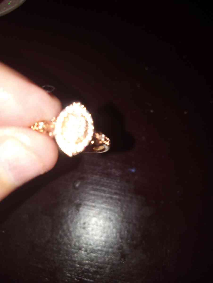 Diamond engagement ring - Wallace, North Carolina - FleaMarketBay