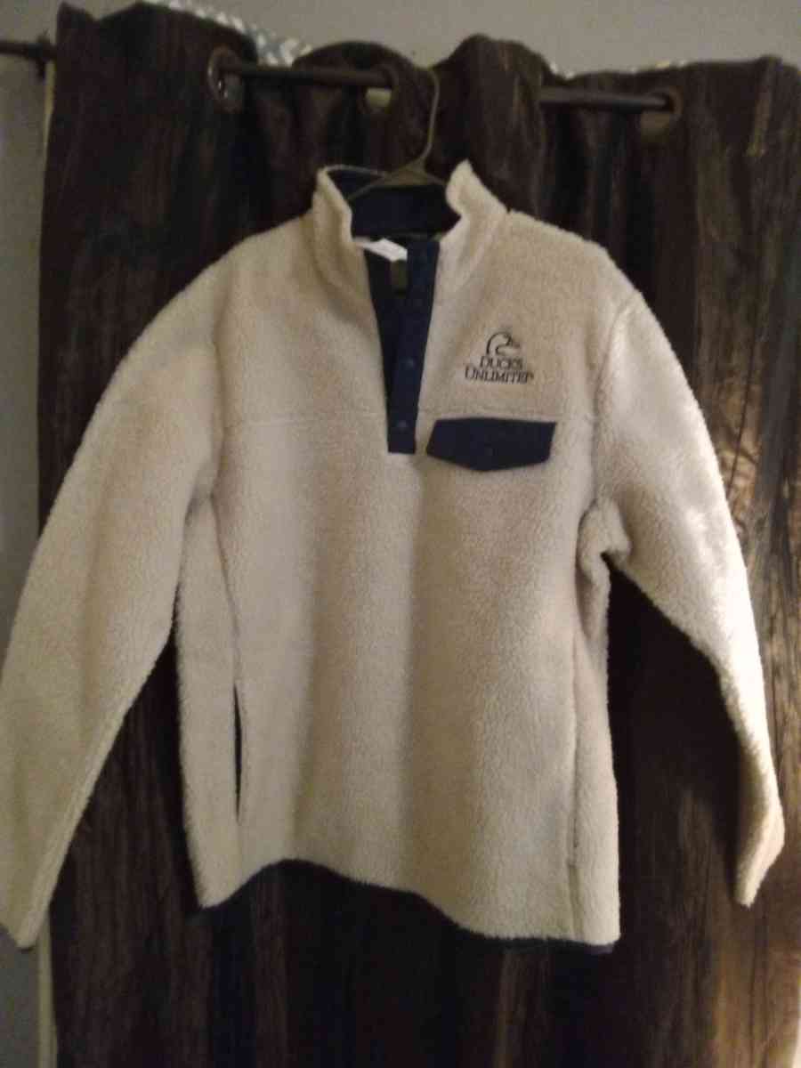 Ducks Unlimited heavy fleece pull over - Paragould, Arkansas