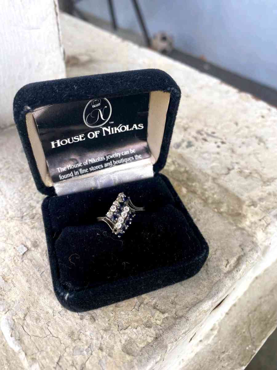 Blue and White simulant Vintage Gem Stone - Sacramento, California - FleaMarketBay