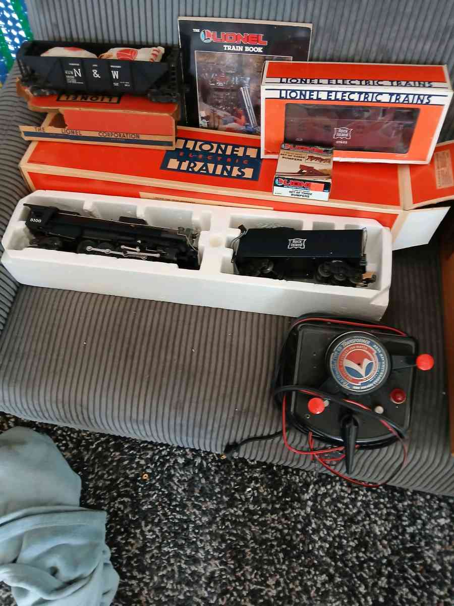 Vintage Lionel Train Set - Adelanto, California