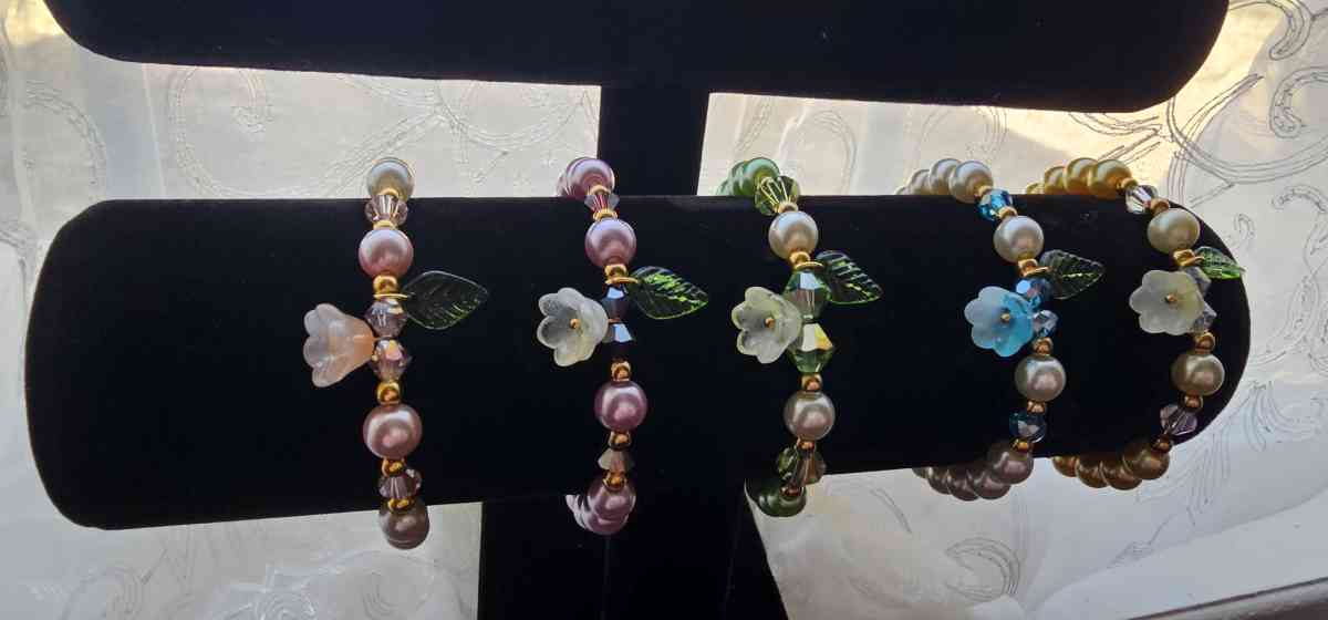 beaded stretchy bracelets - Hattiesburg, Mississippi