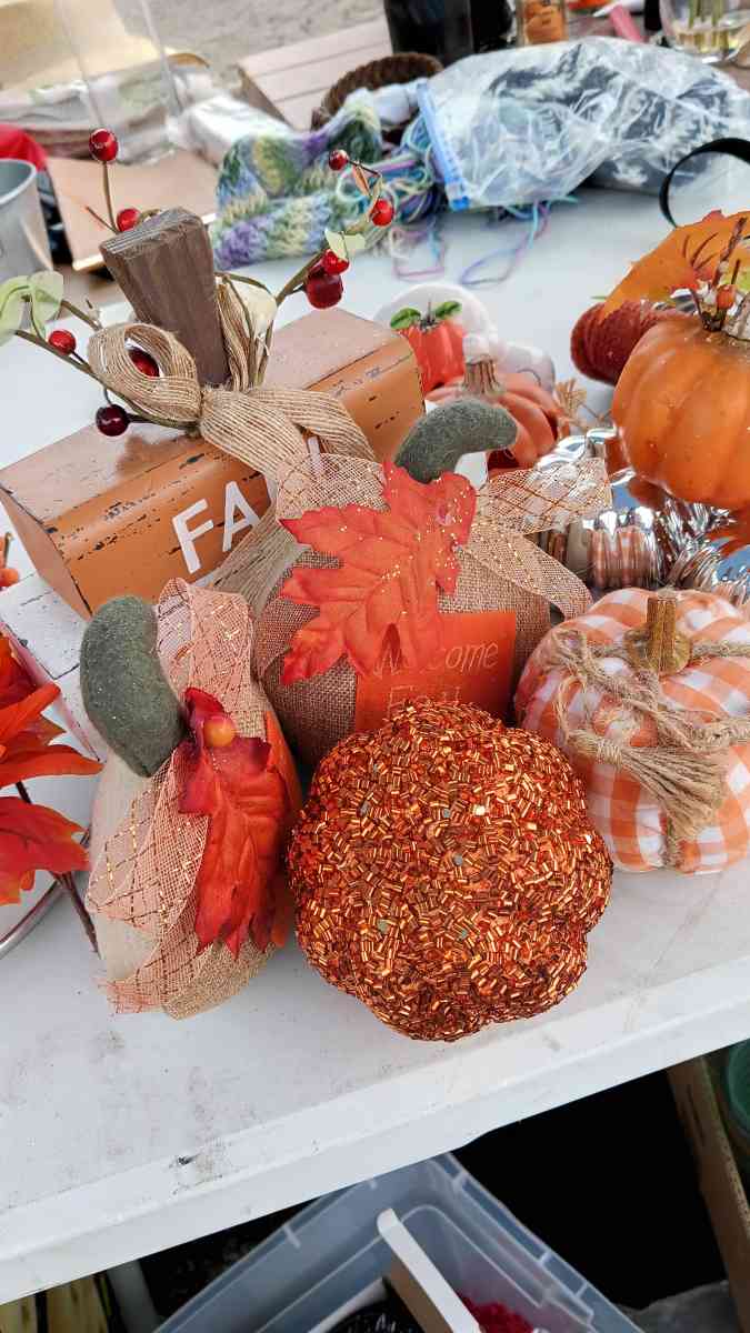 Halloween ornament all for 35 in perfect condition - Adelanto, California - FleaMarketBay