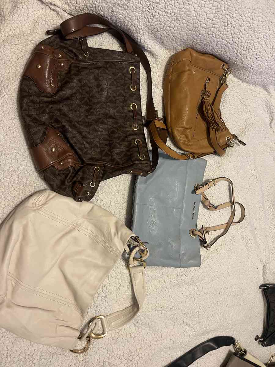 mk purses and wallets - Sacramento, California - FleaMarketBay