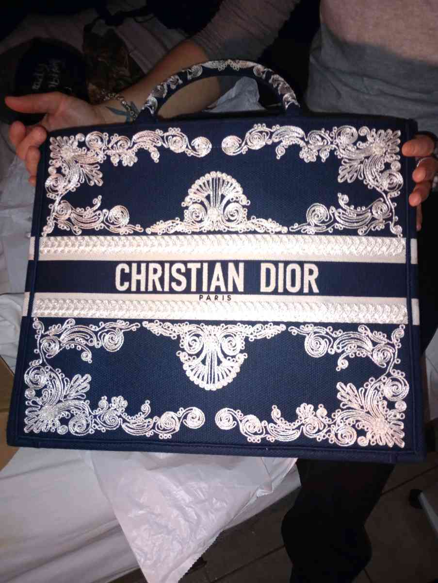 Christian Dior bag - Lexington, North Carolina
