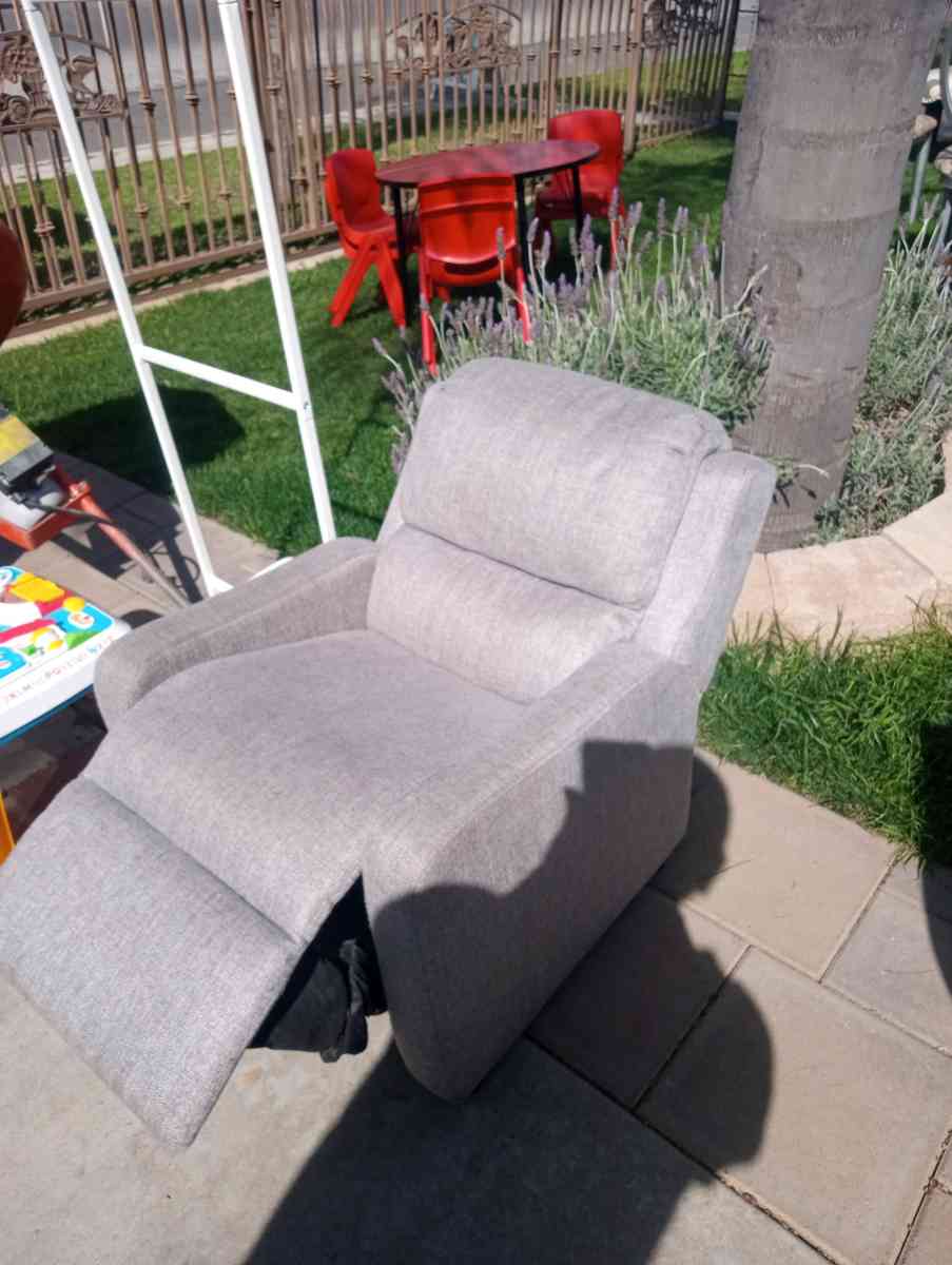 grey  children recliner - La Puente, California - FleaMarketBay