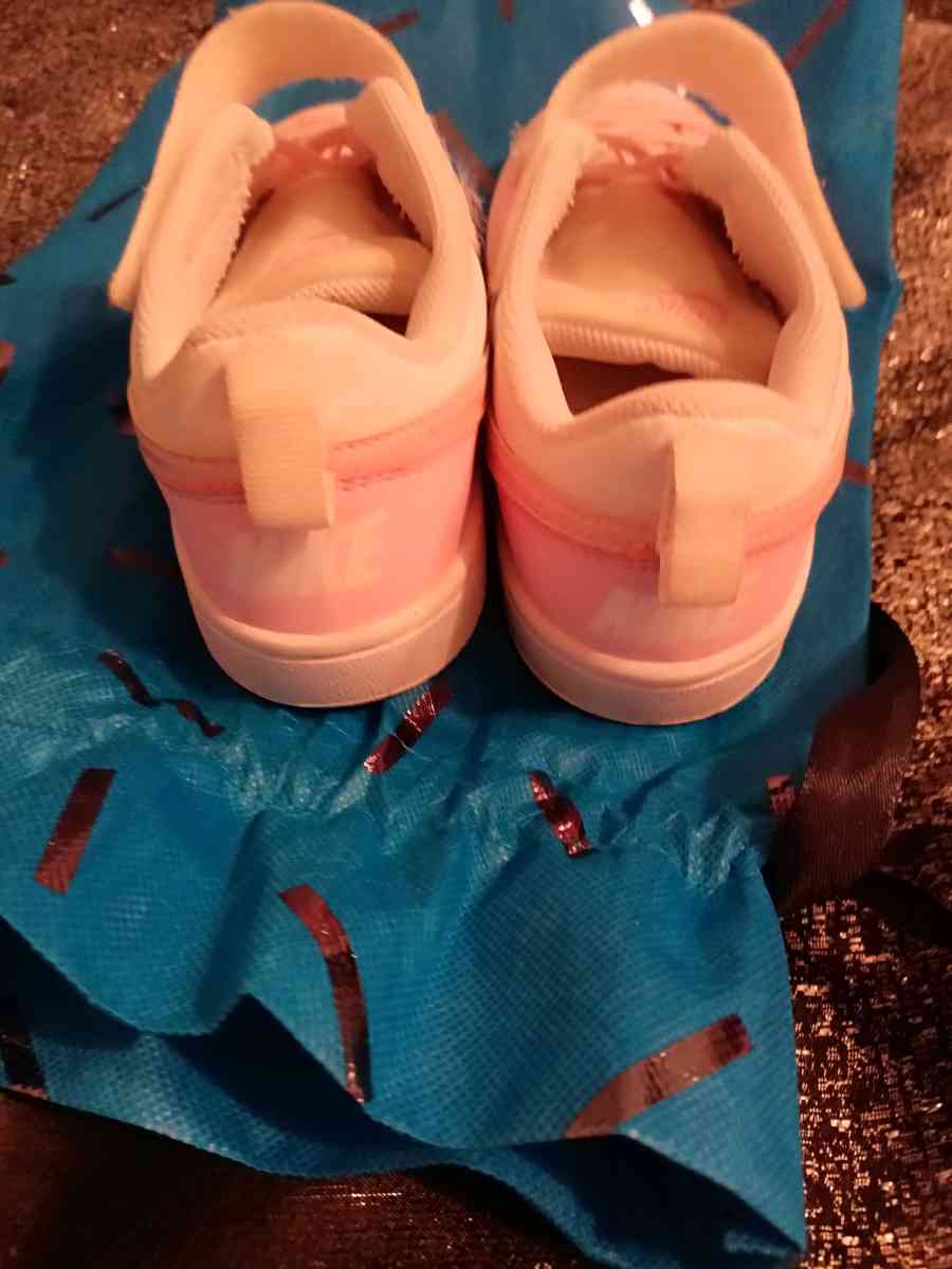 NEW PUMA AND  NIKE  LIKE NEW - Rochester, New York - FleaMarketBay