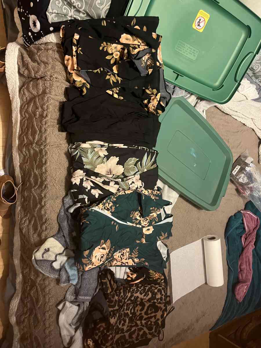 rompers - Sacramento, California - FleaMarketBay