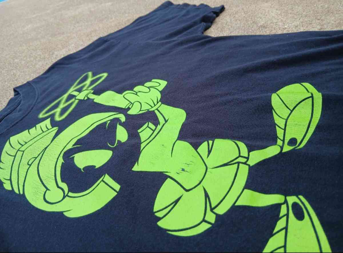 Y2K Looney Tunes Marvin The Martin Mens XL Graphic Tee - Jackson, Michigan - FleaMarketBay