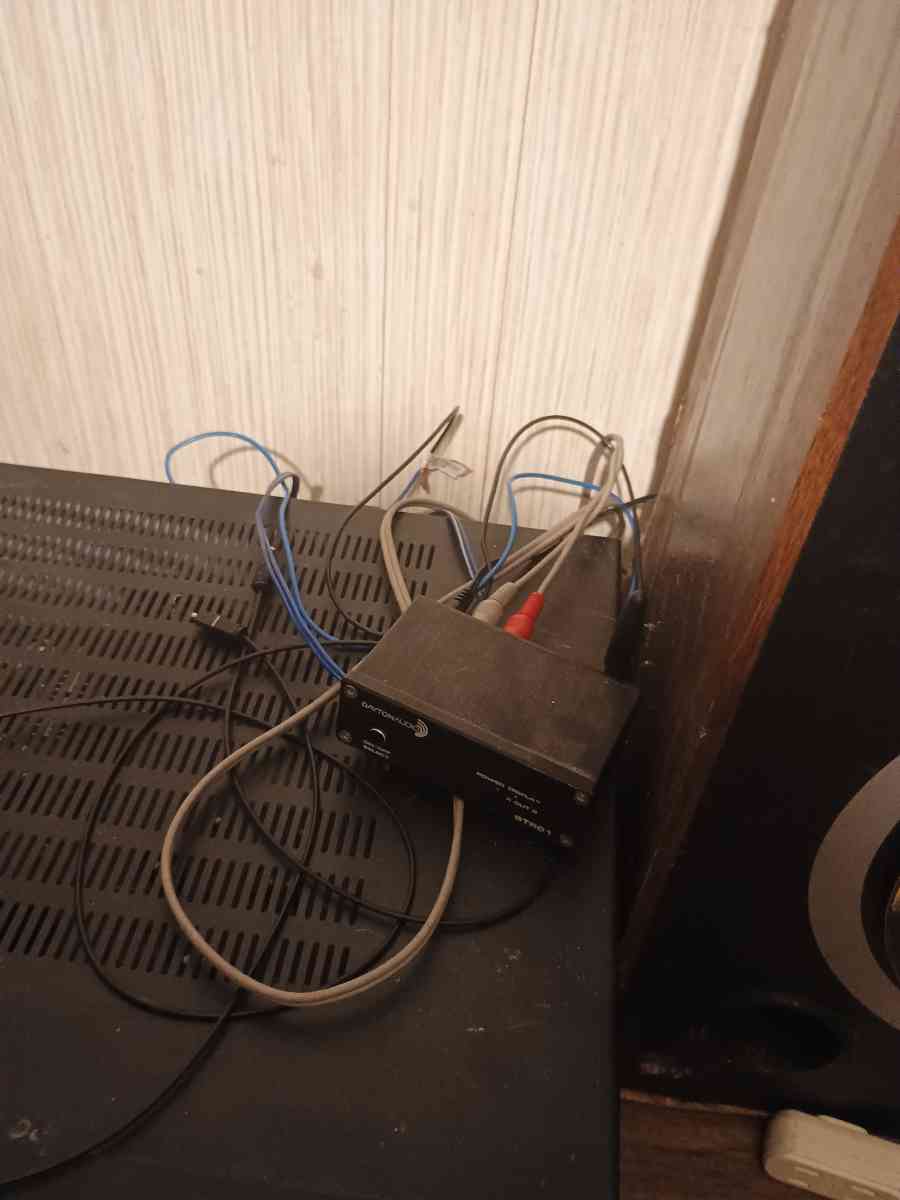 old Sherwood stereo with big speakers - Acworth, Georgia - FleaMarketBay