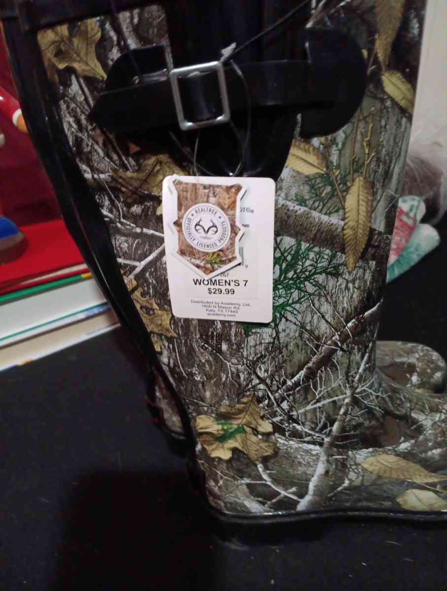 rain boots - Abilene, Texas - FleaMarketBay