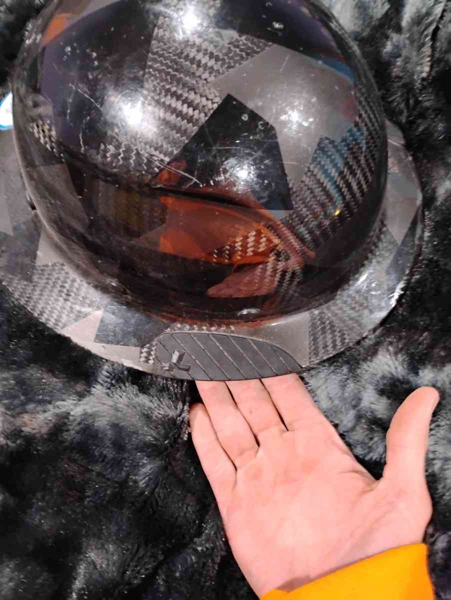 Lift carbon hardhat - Tripoli, Iowa - FleaMarketBay