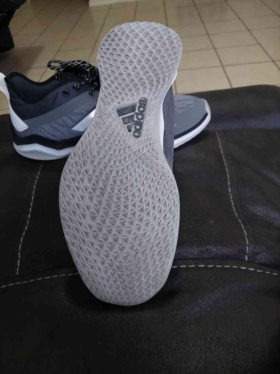 Adidas mens 9 - Austin, Texas - FleaMarketBay