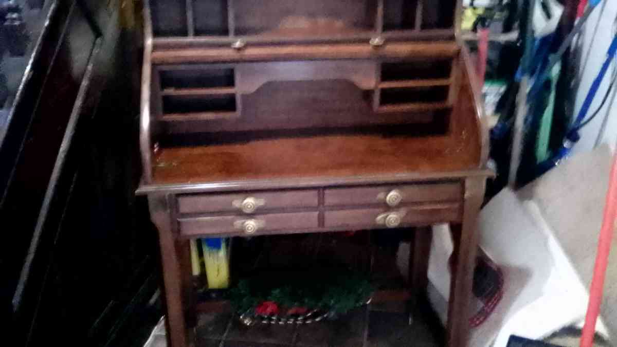 roll top desk - Kalamazoo, Michigan