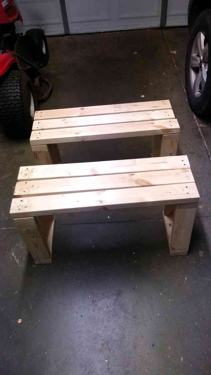small Table with Benches solid wood - Greenville, South Carolina - FleaMarketBay