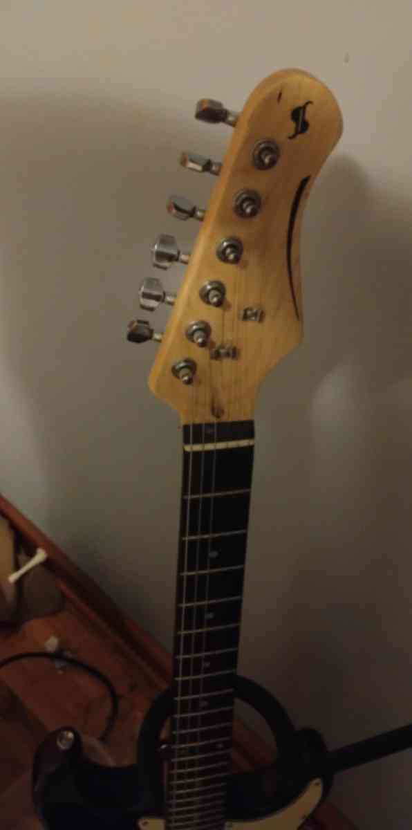 electric guitar STAGG - Aplington, Iowa - FleaMarketBay