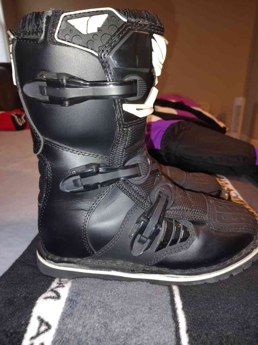 Motorcycle Jackets and Boots - Delhi, California - FleaMarketBay