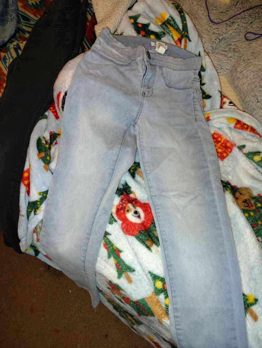 cute pants - Brighton, Colorado - FleaMarketBay