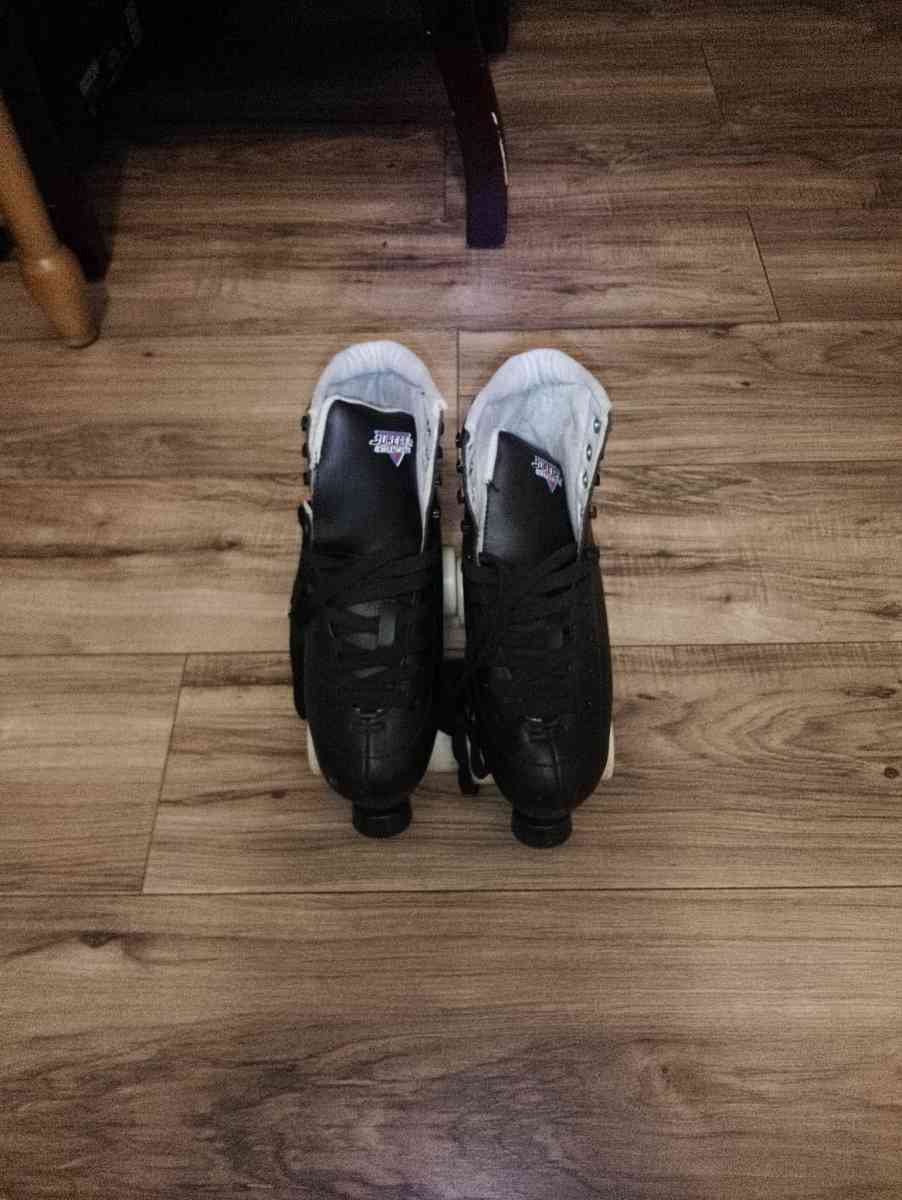 Roller skates - Delaware City, Delaware - FleaMarketBay