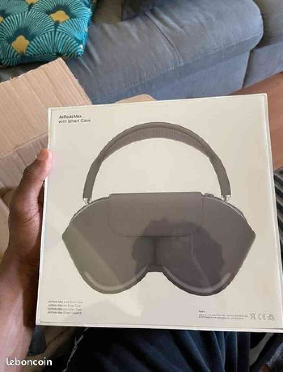 airpods max black - Agency, Missouri - FleaMarketBay