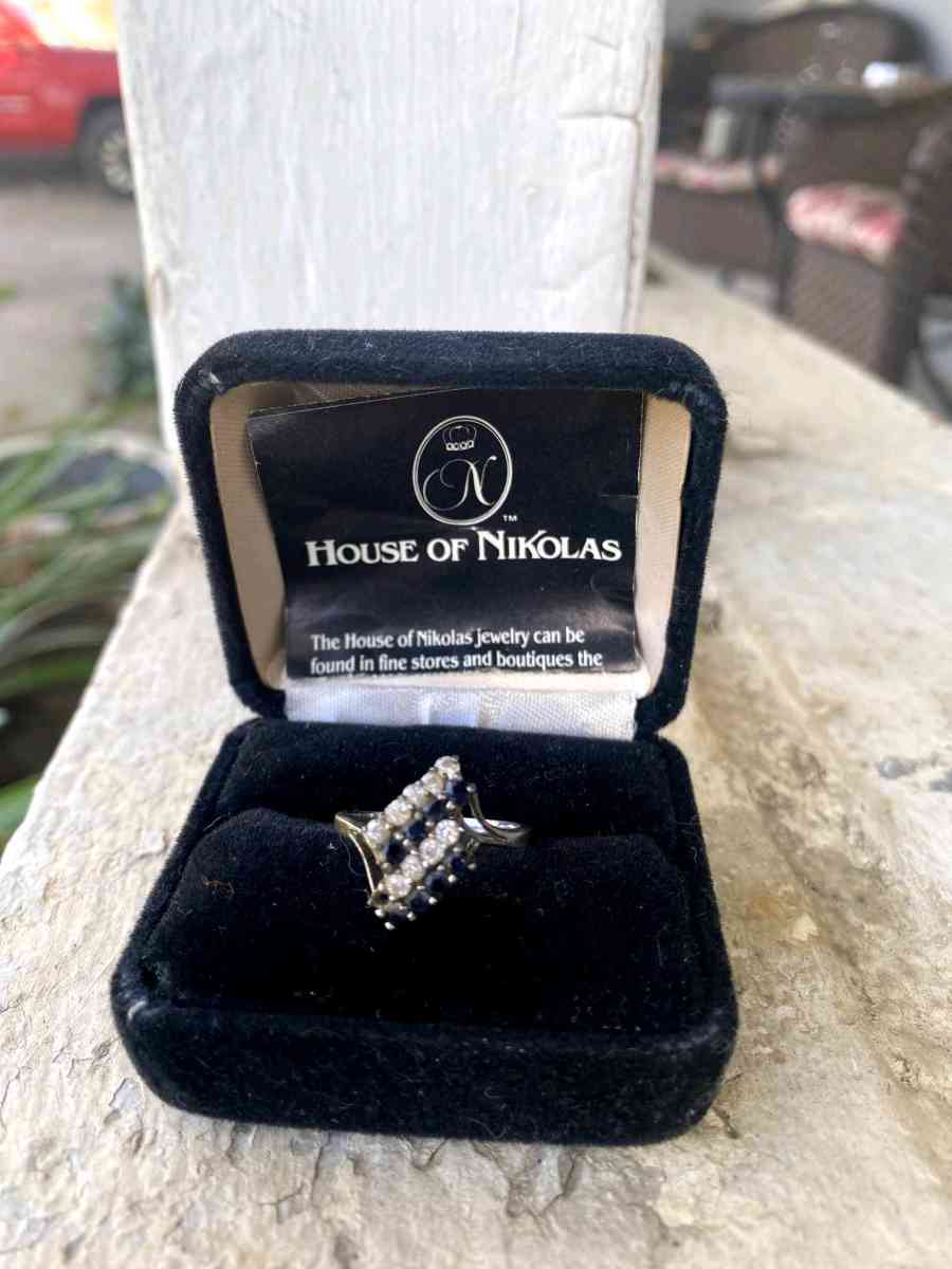 Blue and White simulant Vintage Gem Stone - Sacramento, California - FleaMarketBay