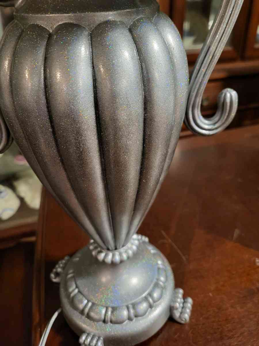 Sparkly silver lamp - Morrilton, Arkansas - FleaMarketBay