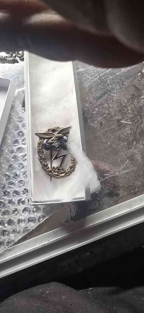 German and French badges - Vesuvius, Virginia - FleaMarketBay